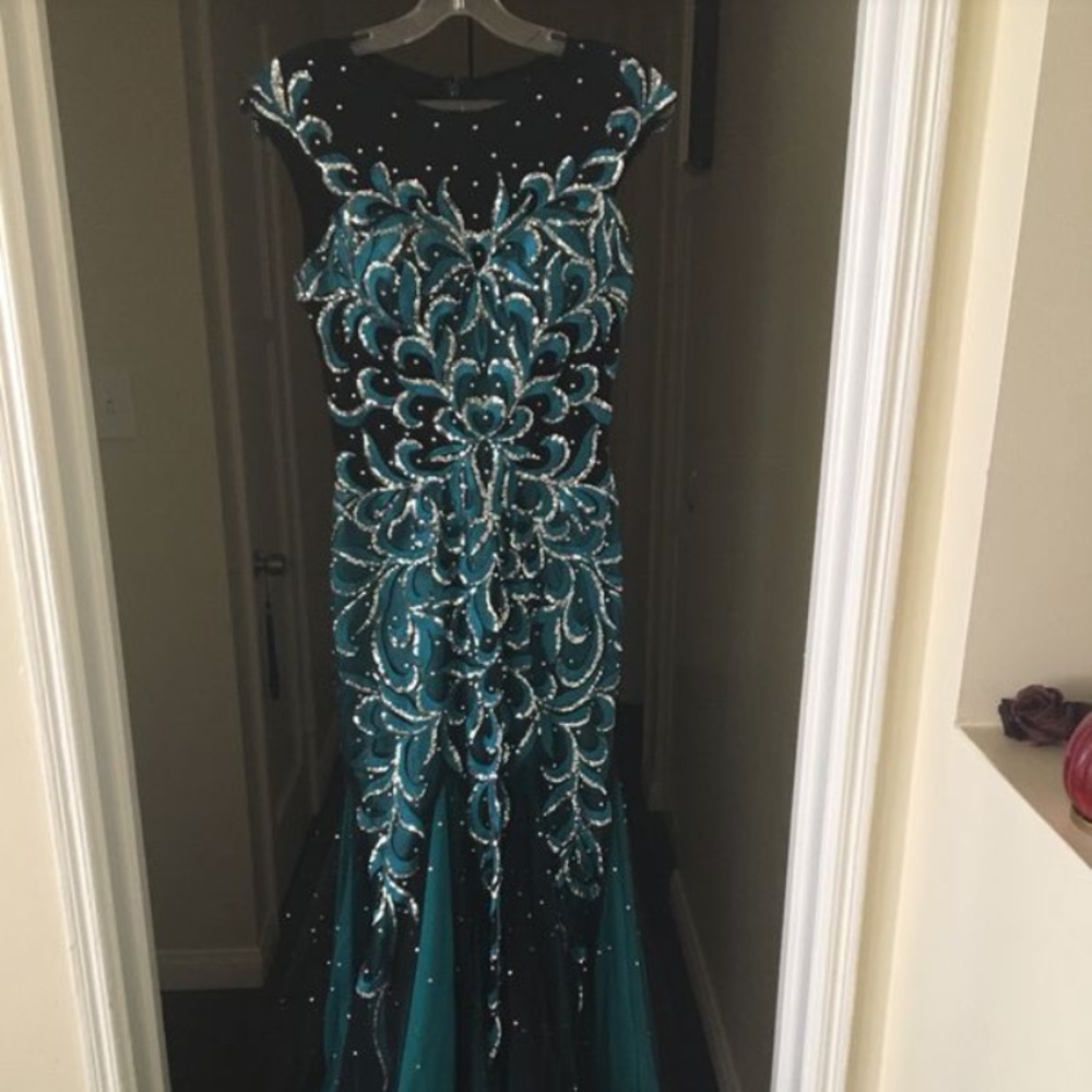 Beautiful prom/pageant dress